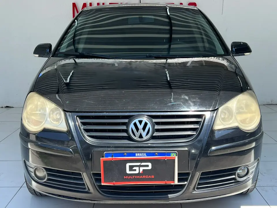 VW - VolksWagen Polo Sedan 1.6 Mi Total Flex 8V 4p SEDAN 1.6 2011